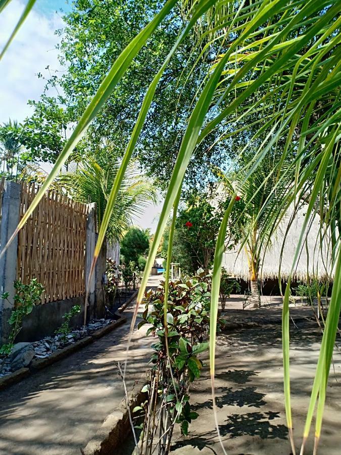 Youpy Bungalows Gili Air Exteriör bild